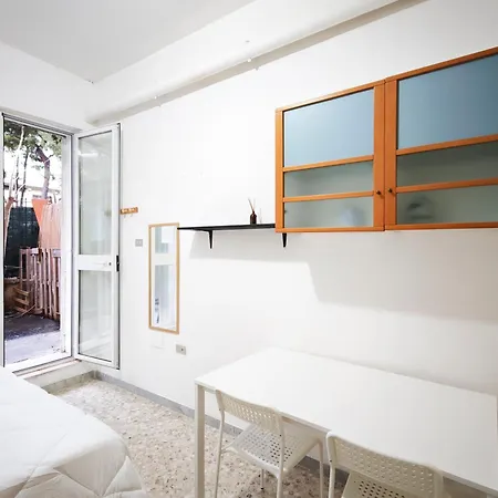 Tomari Apartment *